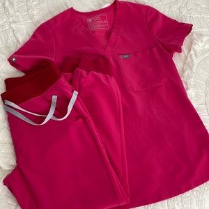 SOLD- Figs SHOCKING PINK 💗 scrub set XXS/XSP